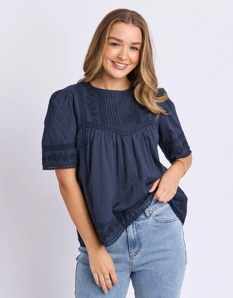 Juna top navy