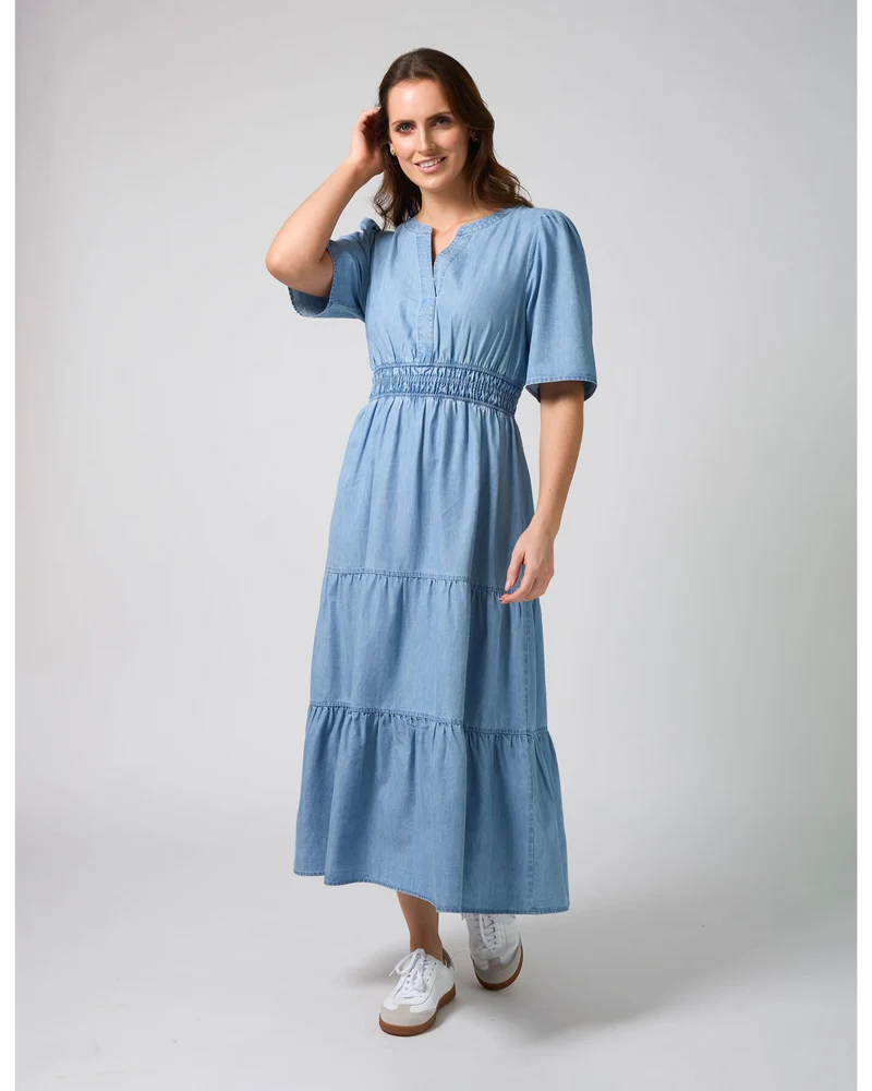 Vittoria dress light wash (Last one size 16)