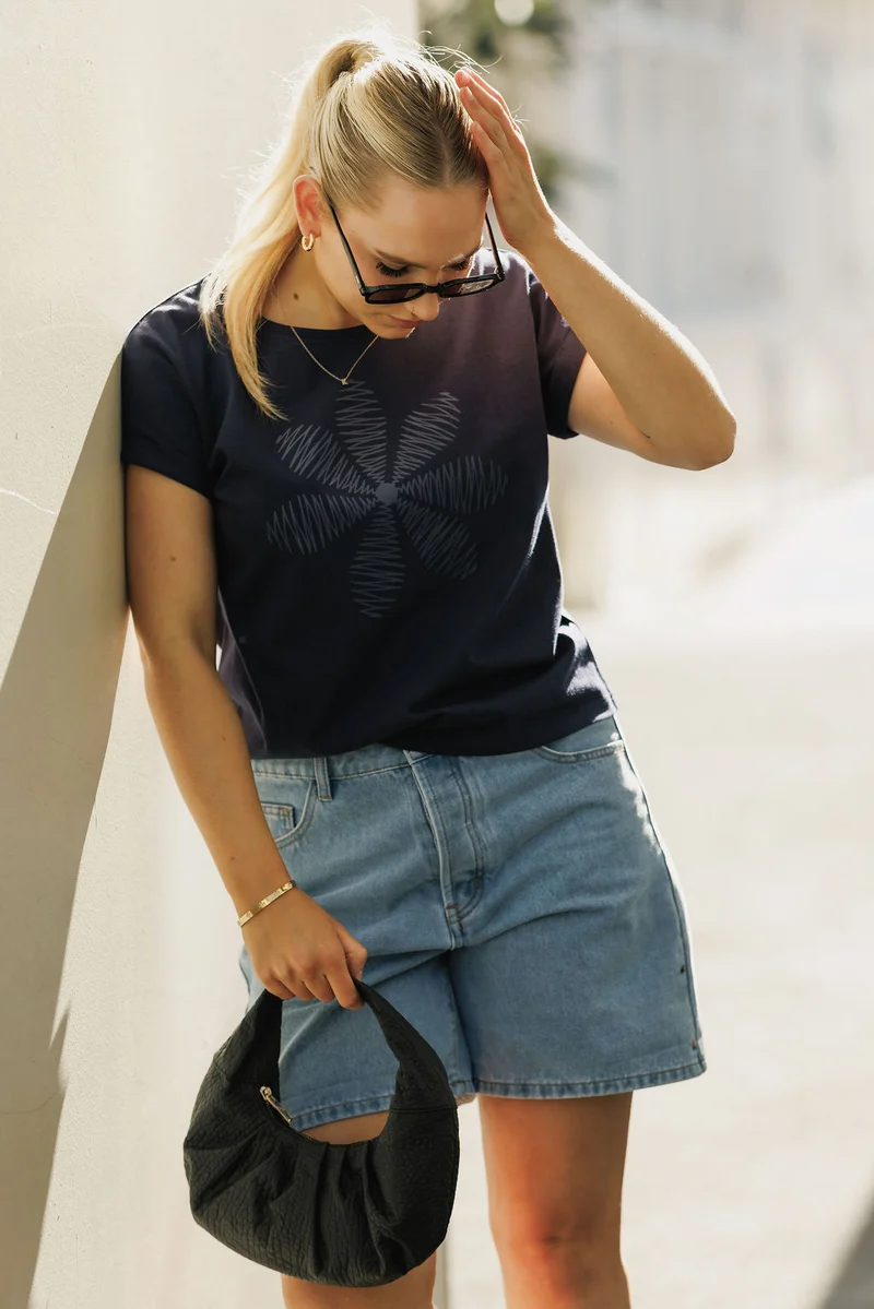 Jackie Tee Navy Daisy