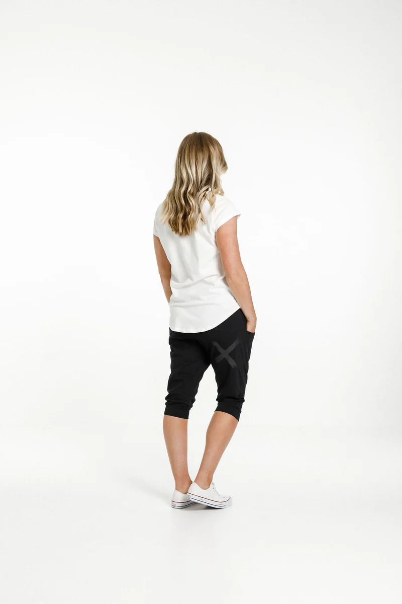 3/4 Apartment black black X