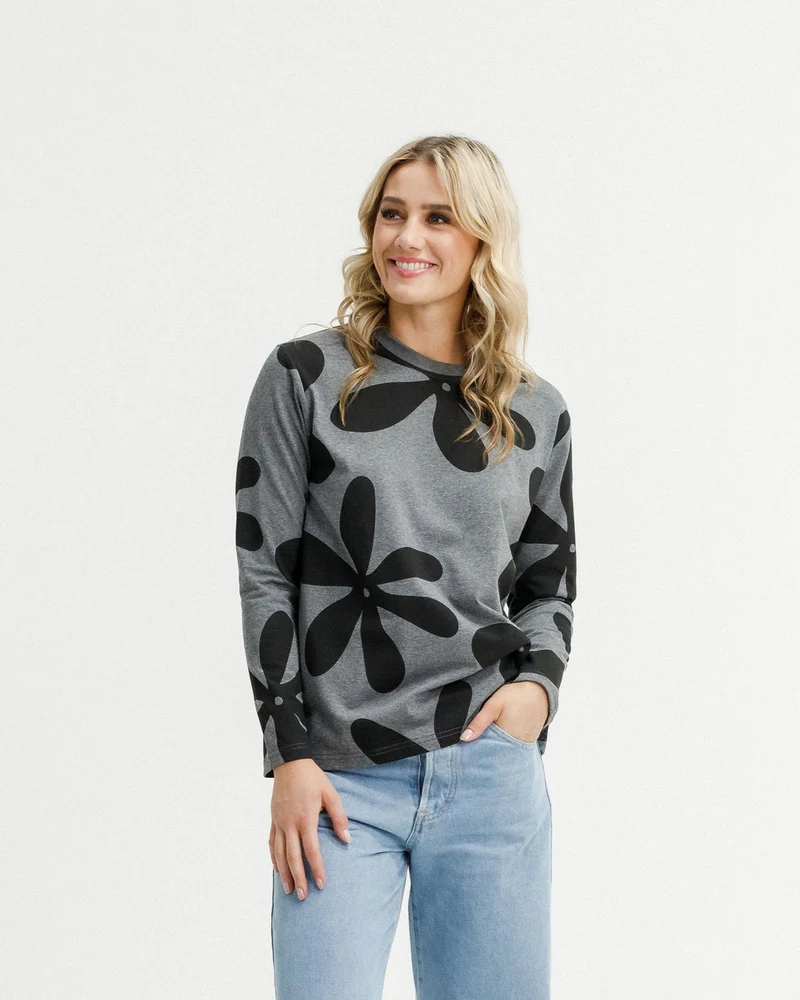Long sleeve chris tee graphite daisies (Last one size 10)