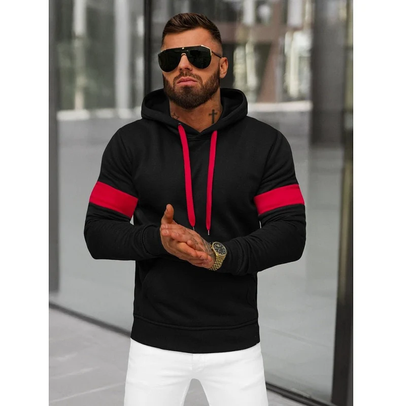 Huvtröja med Röda Detaljer - Svart Hoodie - Utförsäljning