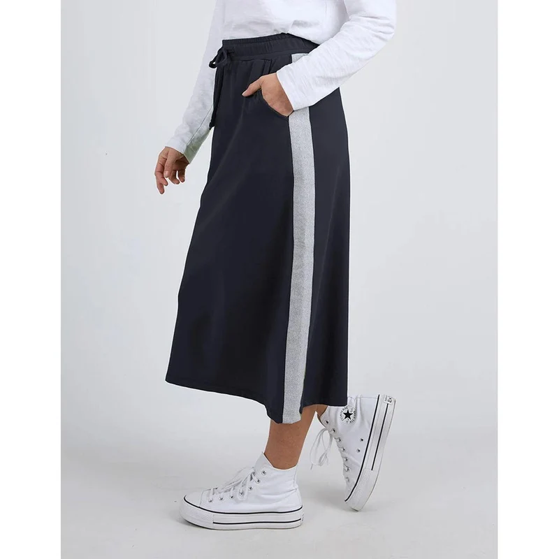 Sloane fleece skirt navy (Last one size 8)