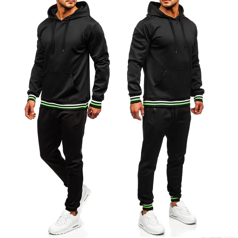 Svart träningsoverall med hoodie och joggingbyxor