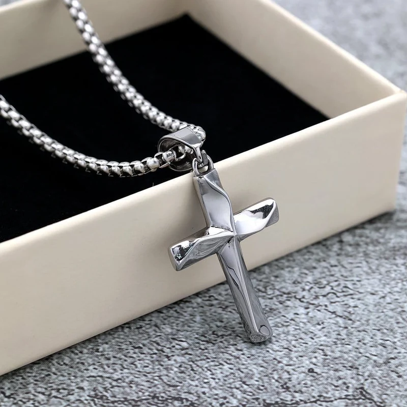 Herrhalsband med fasetterat punkkors