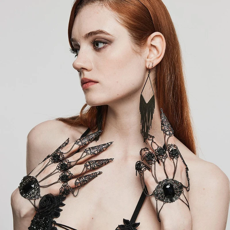 Gothic Cutout Rose Chain Armband för kvinnor med Finger-cot