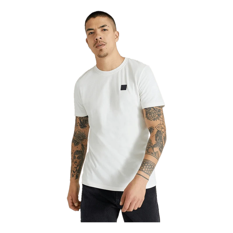 Studio Total Studio Total Studio Badge Tee
