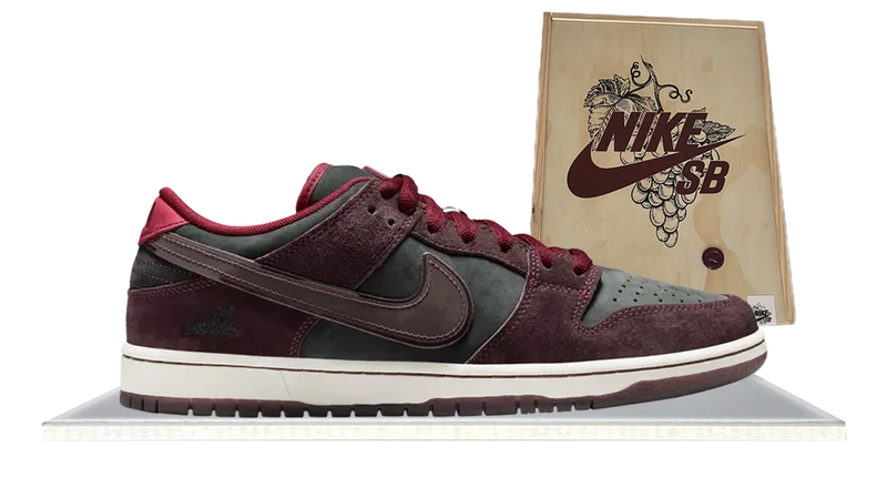 SB Dunk Low Riot Skateshop (Special Box)
