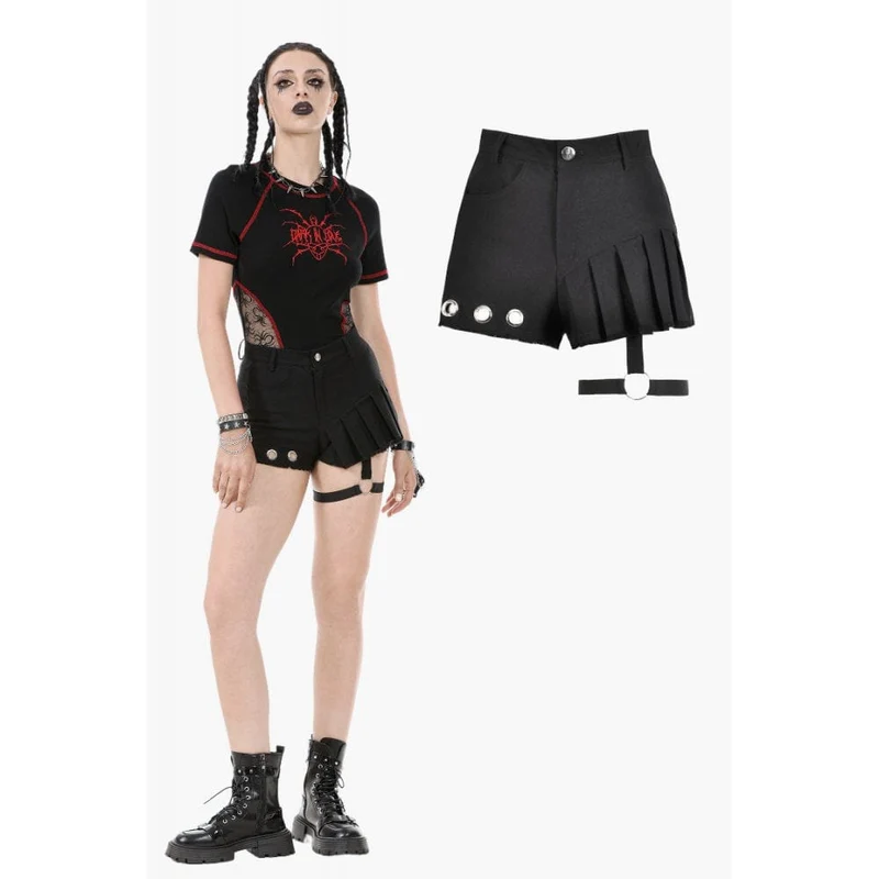 Damshorts med asymmetriska nitar och benremmar i punkstil