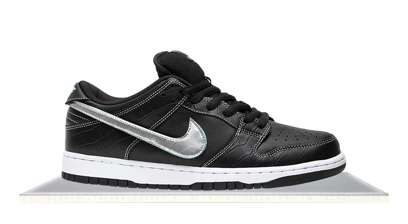 SB Dunk Low Diamond Supply Black