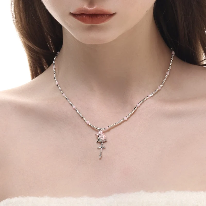Grunge Rose pärlhalsband för kvinnor