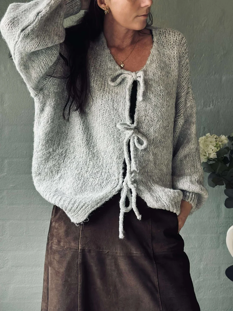 Cardigan med rosetter - Grå