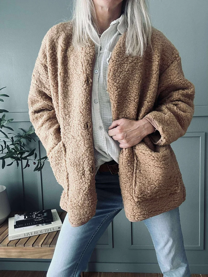 Jacka Lucile Camel