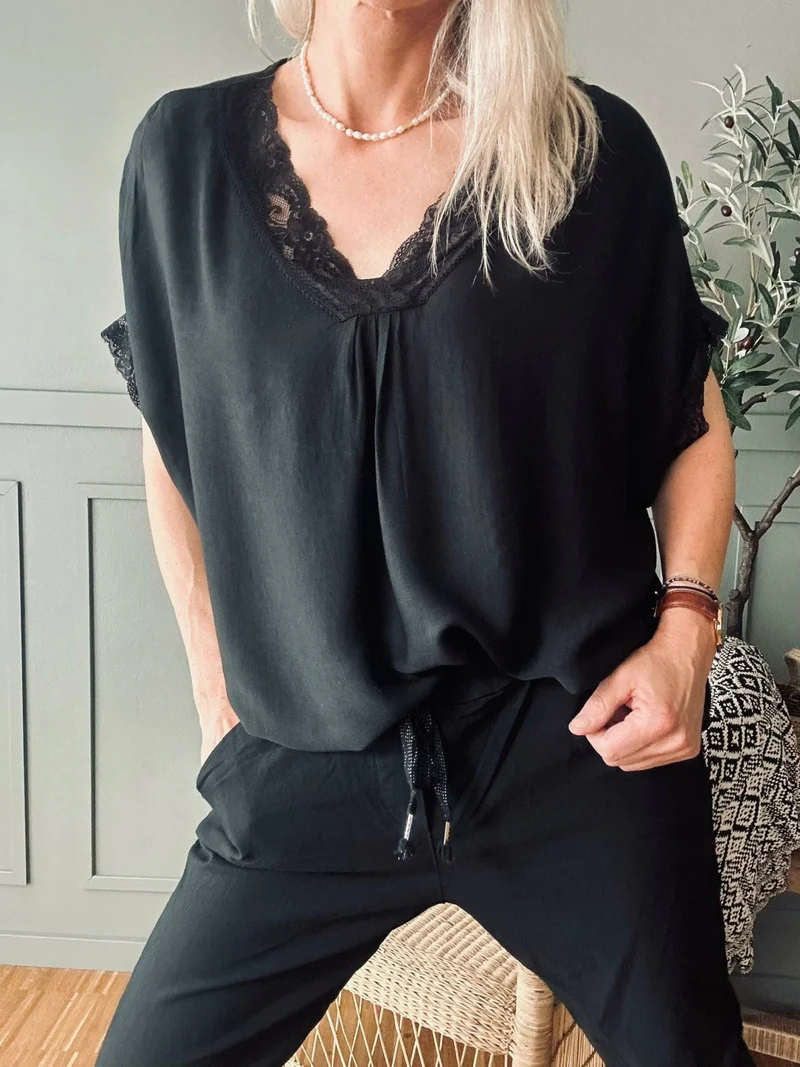 Blus med spets – Black oversize