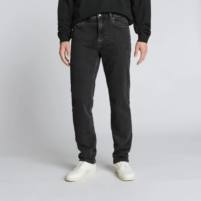 The Classic Straight Jean | Vintage Black