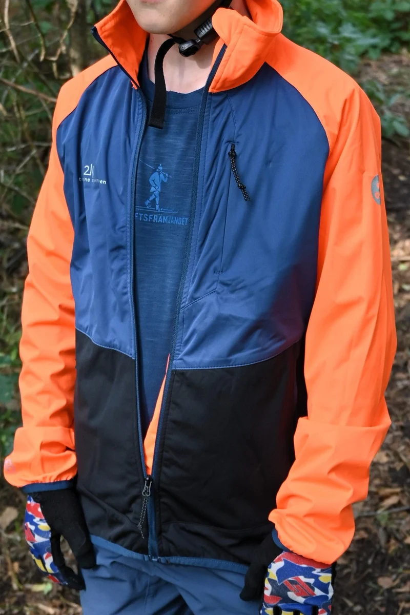 Softshell-jacka VASSBACKEN (Jr)