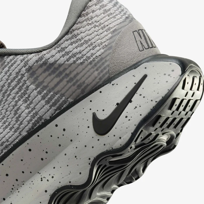 Nike Motiva Gray