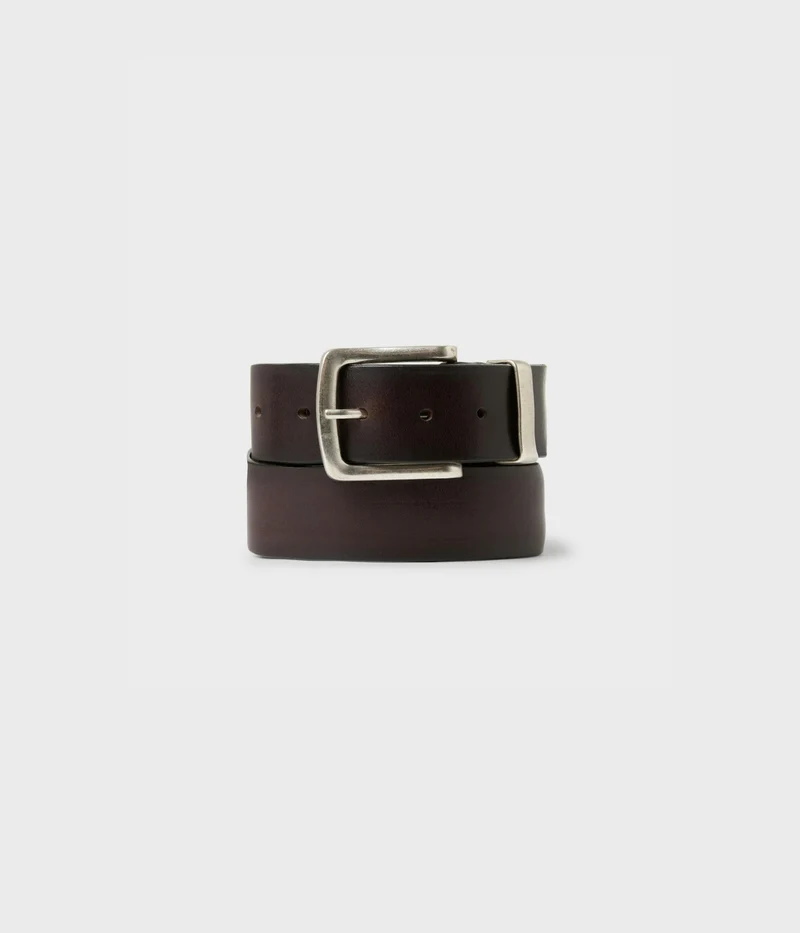August. (0004 Dk.Brown)
