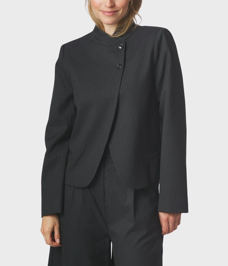 Tiria Slim Pinstripe Blazer (Dark Navy)