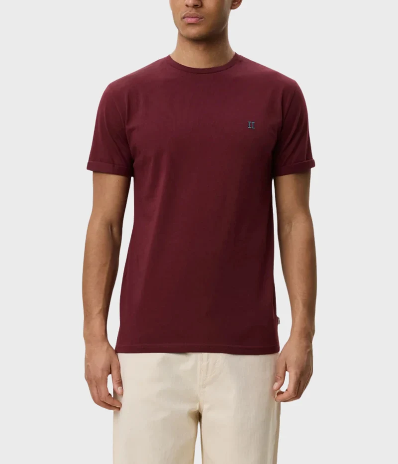 Core Seasonal T-Shirt (654 Chocolate Truffle Red)