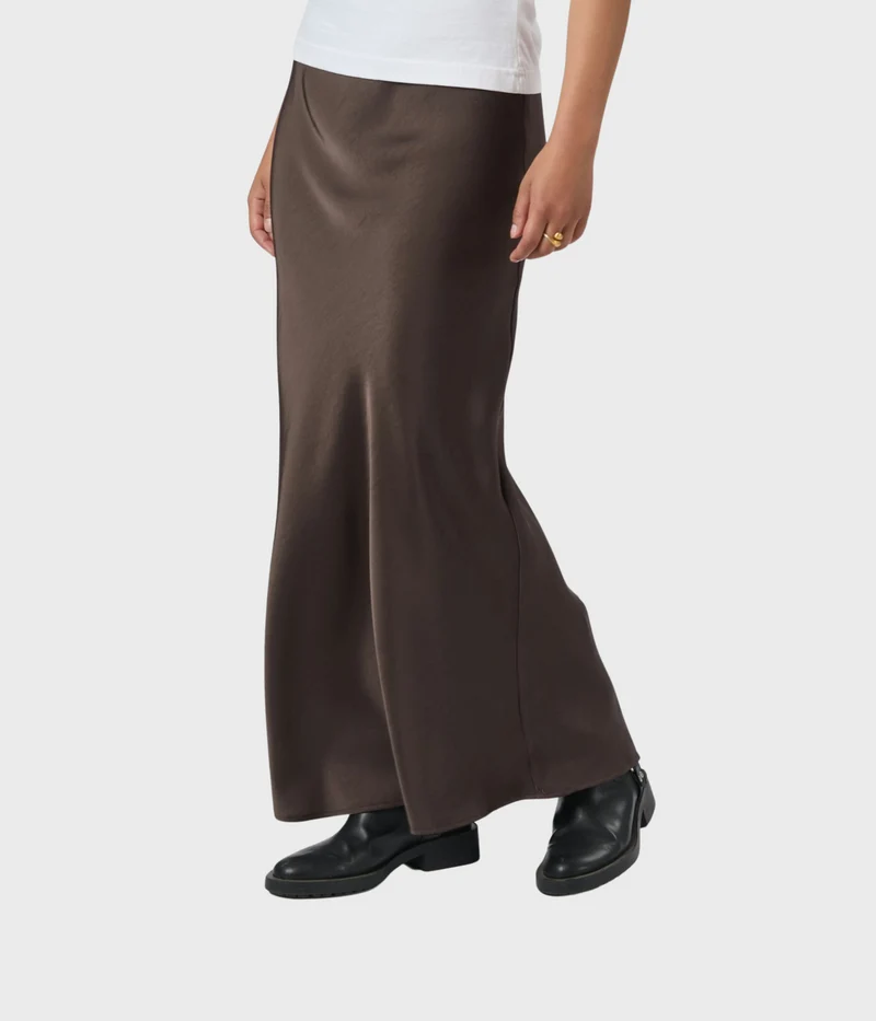Vicky Heavy Sateen Skirt. (DARK BROWN)