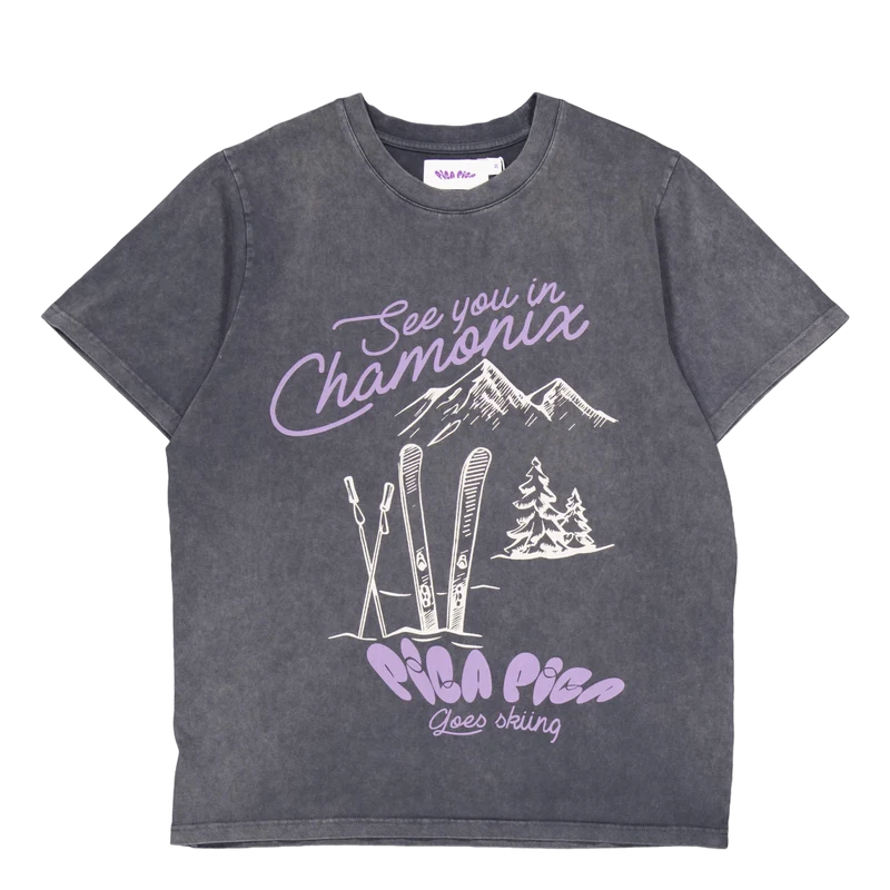 Pica Goes Skiing T-shirt Washed Black