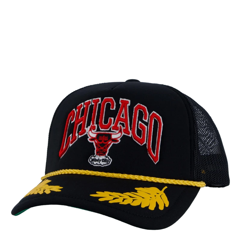 Bulls Gold Leaf Trucker HWC