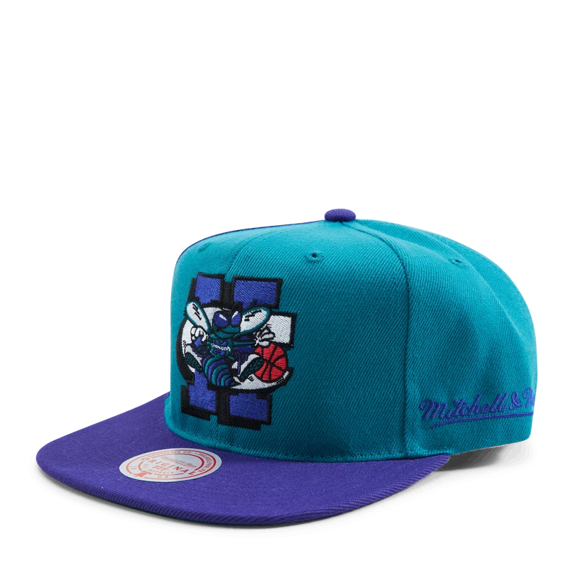 Hornets Rear Script Deadstock