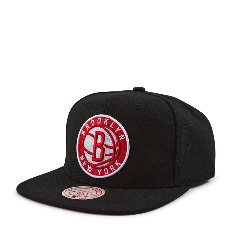 B Snapback